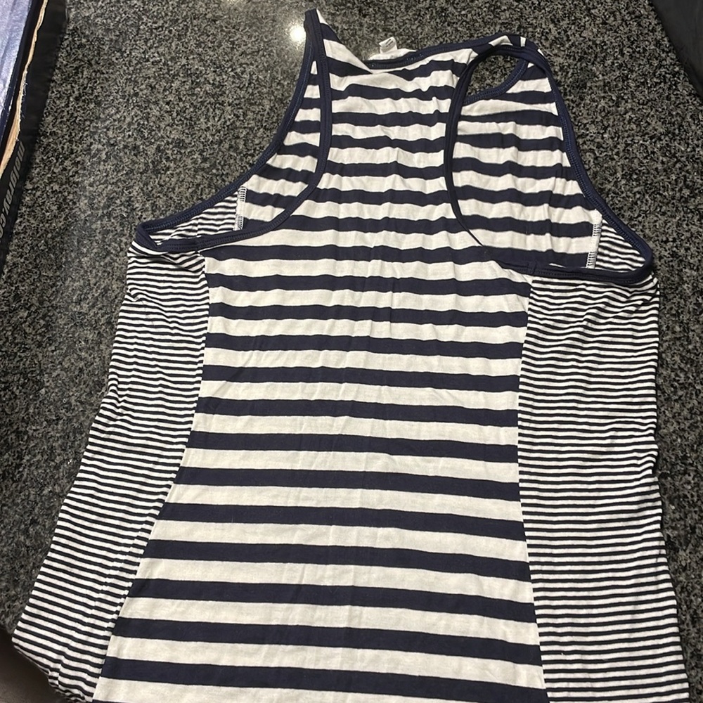 Small athleta tank